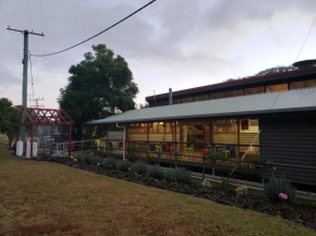 Christmas Creek Café & Cabins